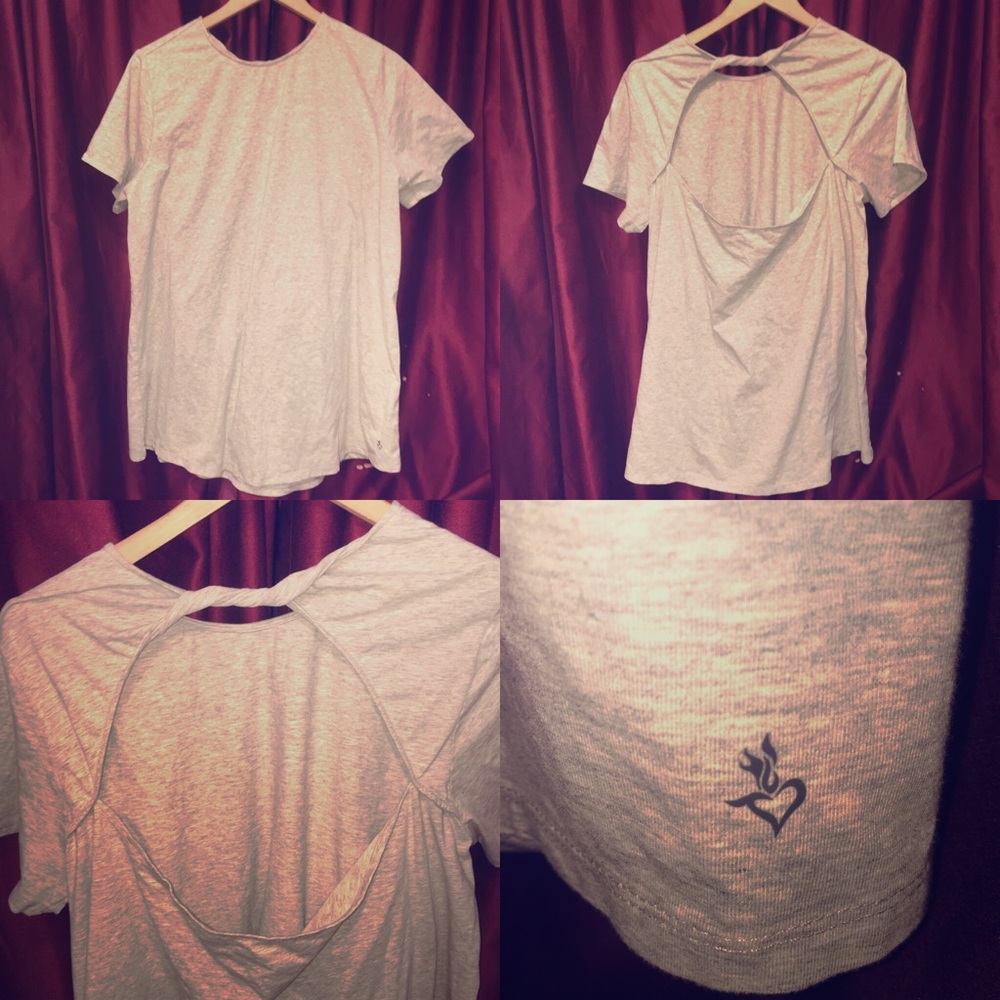 Torrid open back twist tee